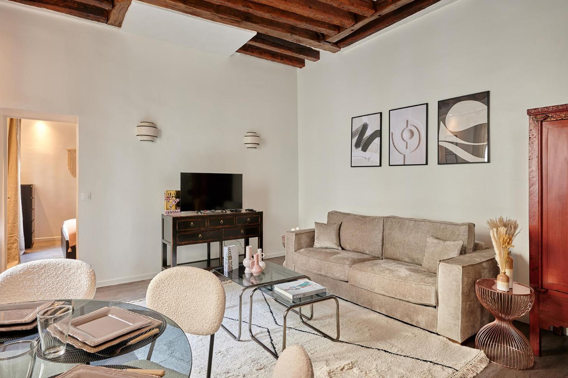 Apartment Center Of Paris By Studio Prestige Bagian luar foto